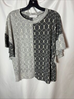 Two-Tone Gray Patterned Short Sleeve Tee